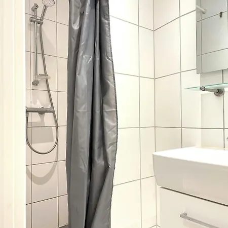 Appartement And Spacious For 7 In Vestbyen